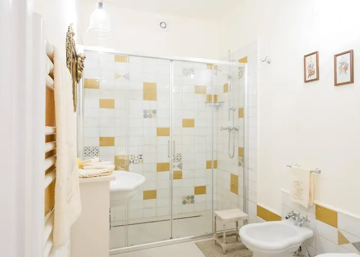 Refined In - 77 Sqm - Air Conditioning *