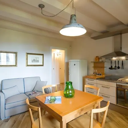 Refined In - 77 Sqm - Air Conditioning *